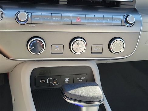 New 2026 Hyundai Kona SE image 10