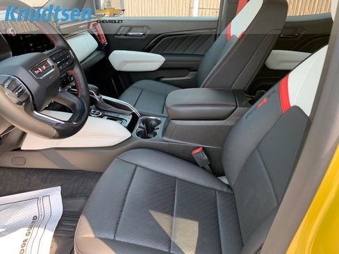 Used 2023 GMC Canyon AT4X w/ Edition 1 AWD/4WD image 18