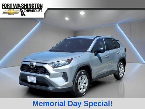 Used 2021 Toyota RAV4 LE AWD/4WD image 6