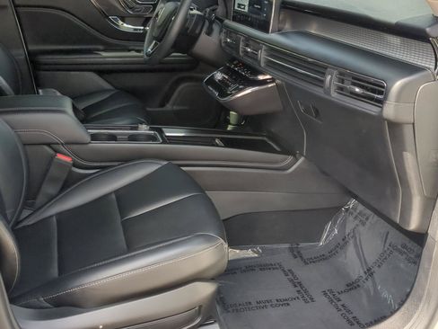 Used 2023 Lincoln Corsair FWD image 25