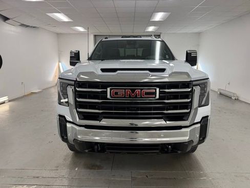 New 2026 GMC Sierra 2500 SLT image 2