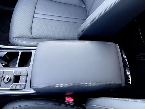 Certified 2025 Kia Sorento EX w/ Panoramic Sunroof Package image 21