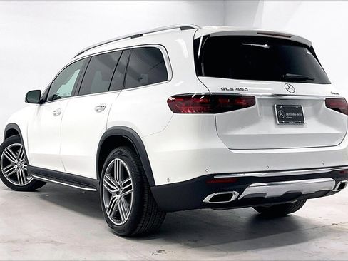 Used 2025 Mercedes-Benz GLS 450 4MATIC image 12