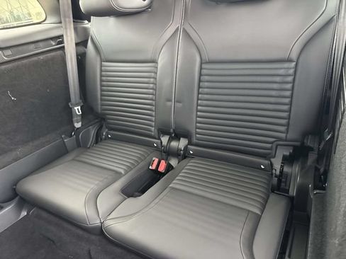 Used 2023 Land Rover Discovery S R-Dynamic AWD/4WD image 16
