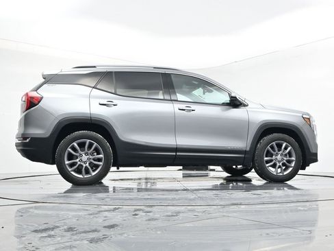 Certified 2023 GMC Terrain SLT image 28