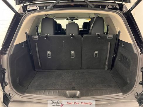 Used 2025 Nissan Pathfinder SV FWD image 34