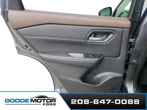 Used 2023 Nissan Rogue SL image 23