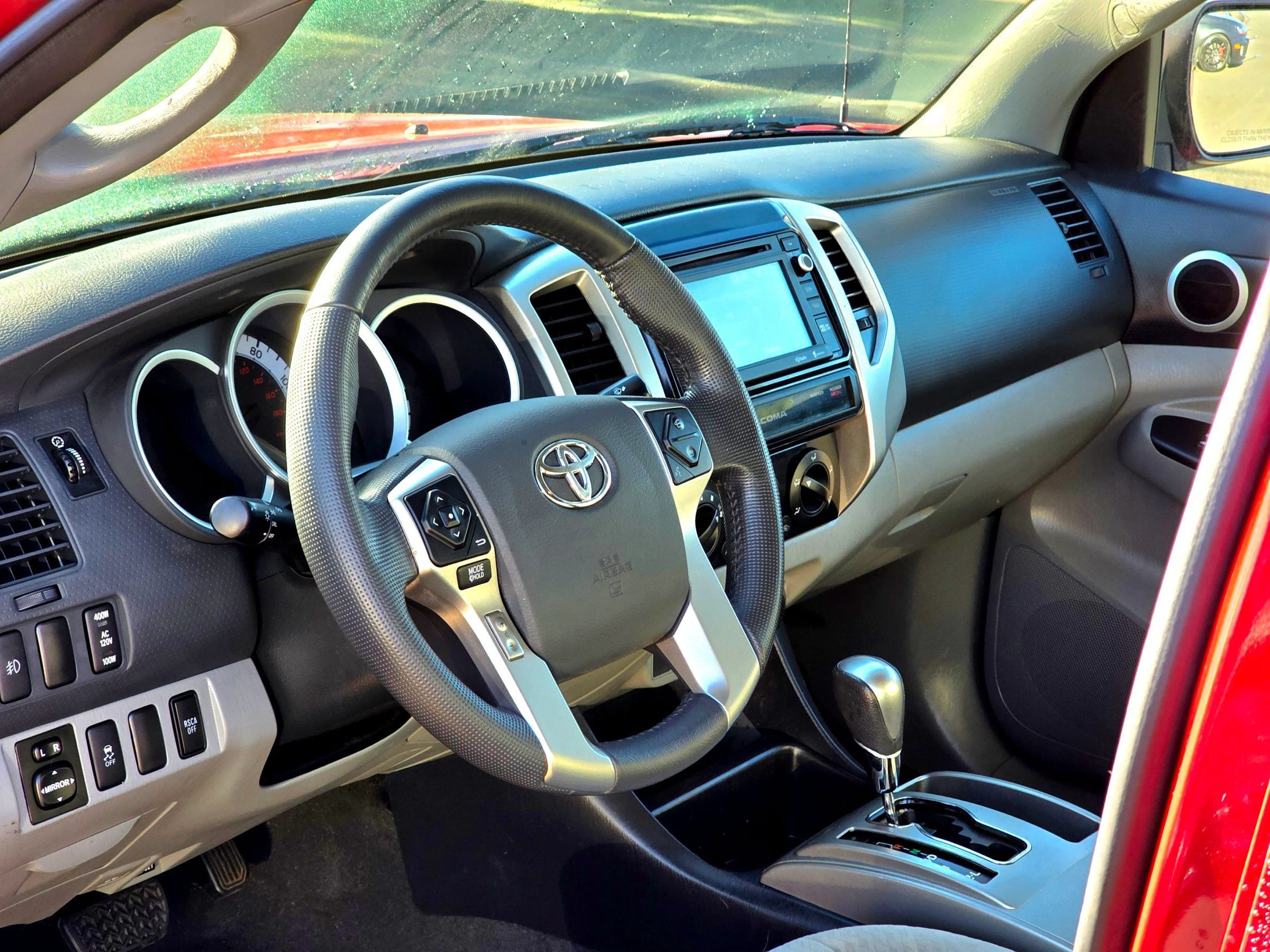 Used 2015 Toyota Tacoma 4x4 Double Cab w/ TRD Sport Package image 11