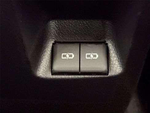 Certified 2023 Toyota 4Runner TRD Off-Road Premium w/ Moonroof Package image 38