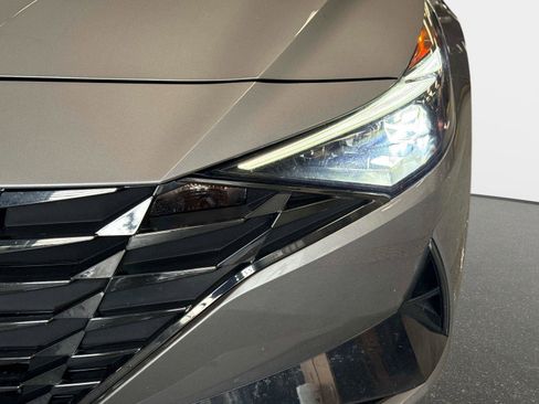 Used 2023 Hyundai Elantra Limited image 10