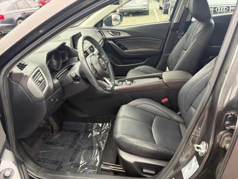 Used 2018 MAZDA MAZDA3 Touring image 30