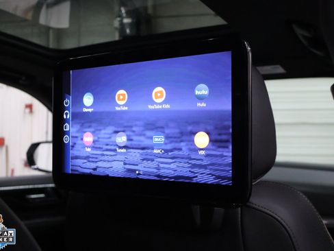 Used 2025 Chevrolet Tahoe Premier AWD/4WD image 31