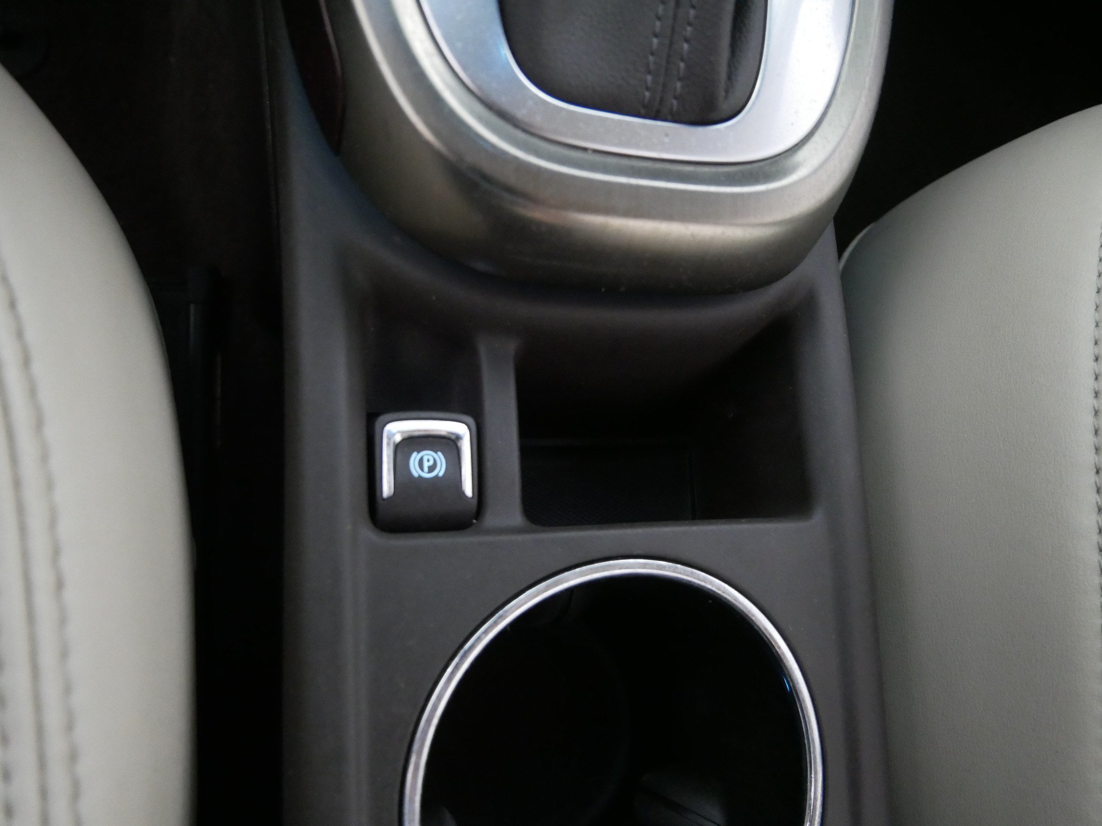 Used 2013 Buick Verano FWD image 29