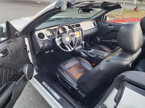 Used 2010 Ford Mustang GT Premium image 14