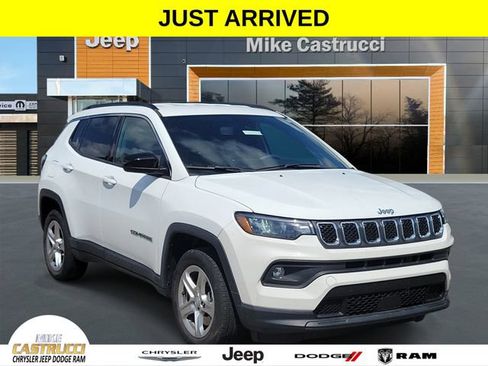 Used 2023 Jeep Compass Latitude AWD/4WD image 1