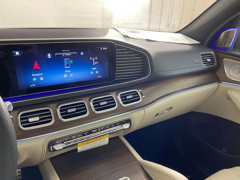 New 2026 Mercedes-Benz GLS 580 4MATIC image 25