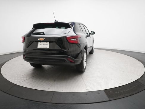 Used 2024 Chevrolet Trax LS FWD image 13