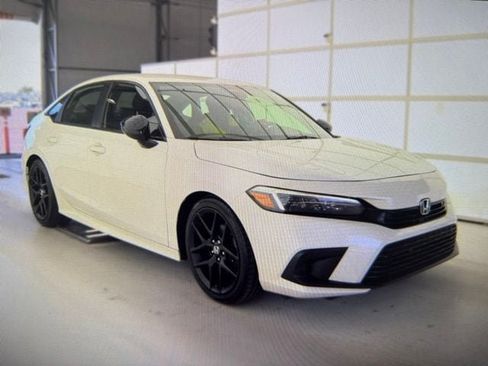 Used 2023 Honda Civic Sport image 1