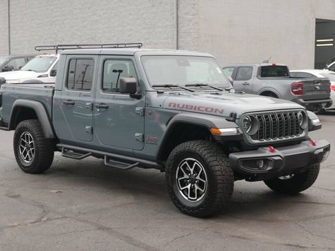 Used 2025 Jeep Gladiator Rubicon w/ Safety Group AWD/4WD image 6