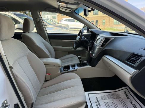 Used 2014 Subaru Outback 2.5i Premium image 10