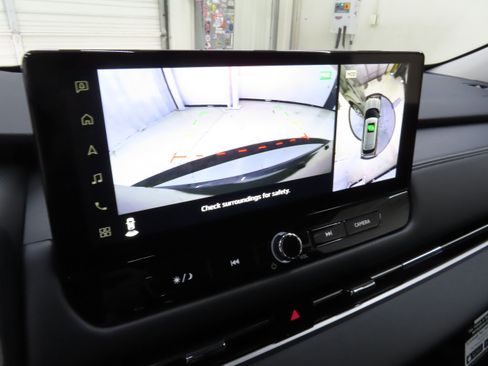 New 2025 Mitsubishi Outlander SE image 17