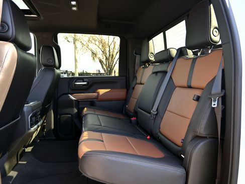 Used 2020 Chevrolet Silverado 2500 High Country image 12