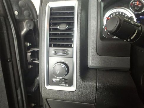 Used 2017 RAM 1500 Big Horn image 33