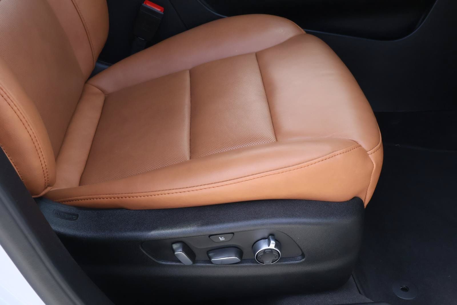 Certified 2024 Cadillac XT4 Sport FWD image 24