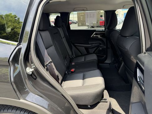 Used 2025 Mitsubishi Outlander ES AWD/4WD image 12