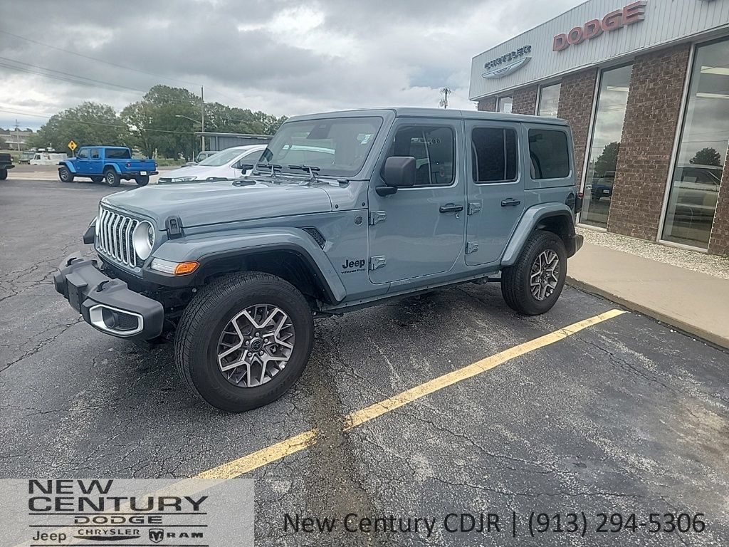 Used 2026 Jeep Wrangler Unlimited Sahara AWD/4WD image 1