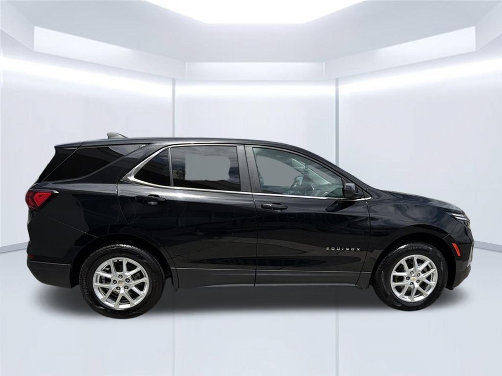 Used 2024 Chevrolet Equinox LT AWD/4WD image 8