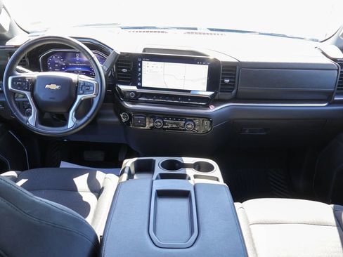 Used 2025 Chevrolet Silverado 1500 LT image 6