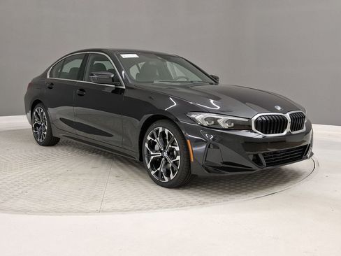New 2026 BMW 330i Sedan w/ Convenience Package RWD image 5