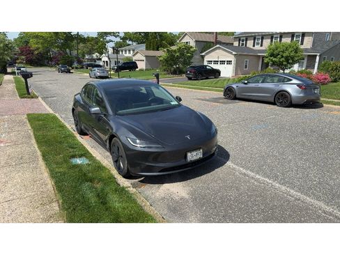 Used 2025 Tesla Model 3 Long Range AWD/4WD image 2