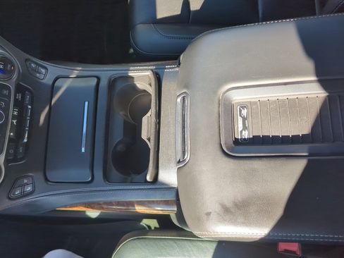 Used 2016 Chevrolet Suburban LTZ image 22