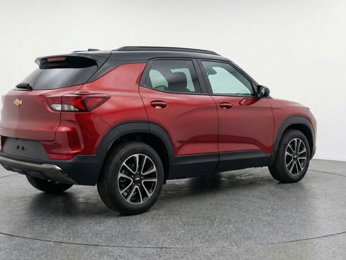 Used 2025 Chevrolet TrailBlazer LT FWD image 9