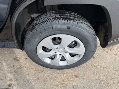 Used 2024 Toyota RAV4 LE image 9