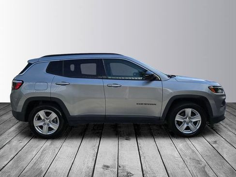 Used 2022 Jeep Compass Latitude FWD image 6