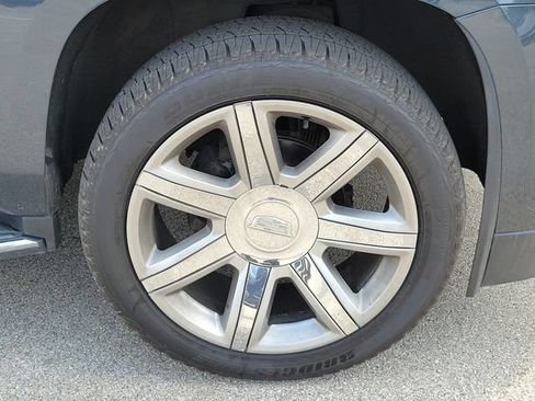 Used 2020 Cadillac Escalade Luxury AWD/4WD image 8