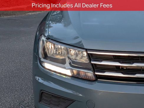 Used 2021 Volkswagen Tiguan SE w/ Panoramic Sunroof Package FWD image 10