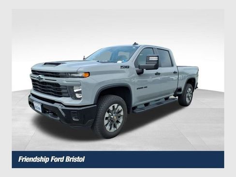 Used 2024 Chevrolet Silverado 2500 Custom w/ Custom Value Package AWD/4WD image 1