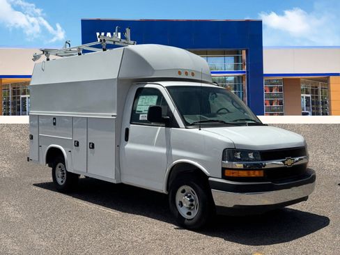 New 2024 Chevrolet Express 3500 w/ Power Convenience Package image 8