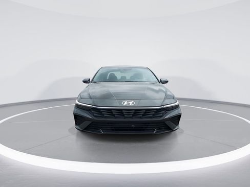 New 2026 Hyundai Elantra SE image 3