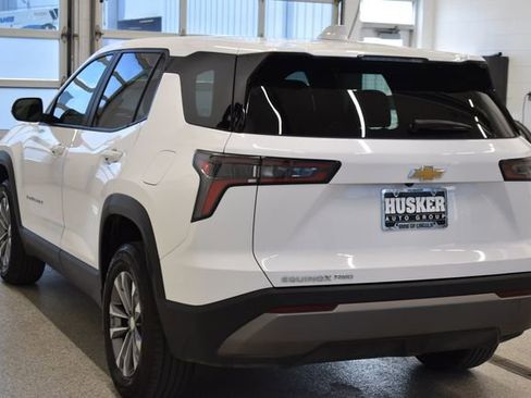 Used 2025 Chevrolet Equinox LT AWD/4WD image 10