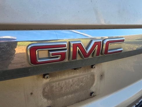 Used 2022 GMC Yukon SLT w/ SLT Luxury Package image 10