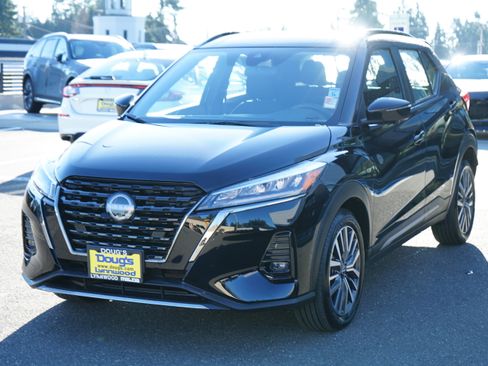 Used 2024 Nissan Kicks SR image 8