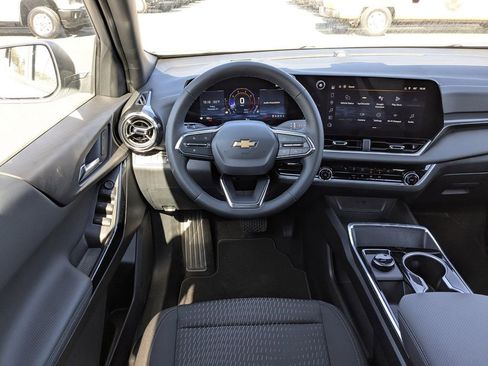 New 2026 Chevrolet Equinox LT image 17