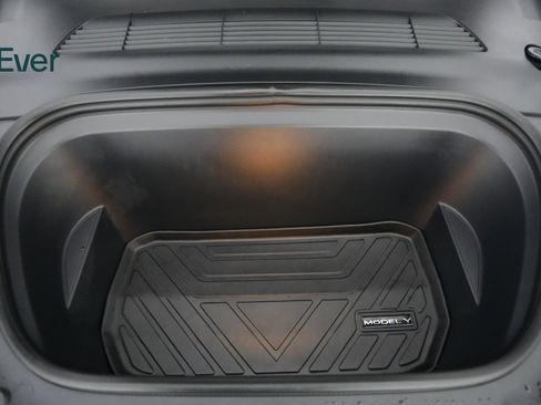 Used 2022 Tesla Model Y Performance image 22