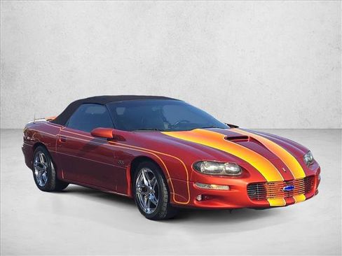 Used 2001 Chevrolet Camaro Z28 w/ SS Performance/Appearance Pkg RWD image 3