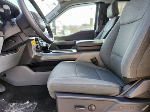 New 2025 Ford F150 XLT w/ Equipment Group 301A Standard image 18